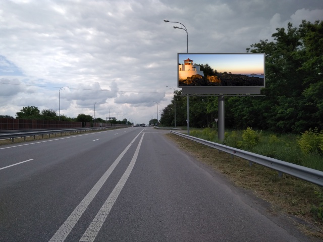 Щит 6x3,  Трасса М-06 Киев-Чоп ,км.238+400 слева, с.Пилиповичи, 50м.ресторан "Яна", заправка газ.